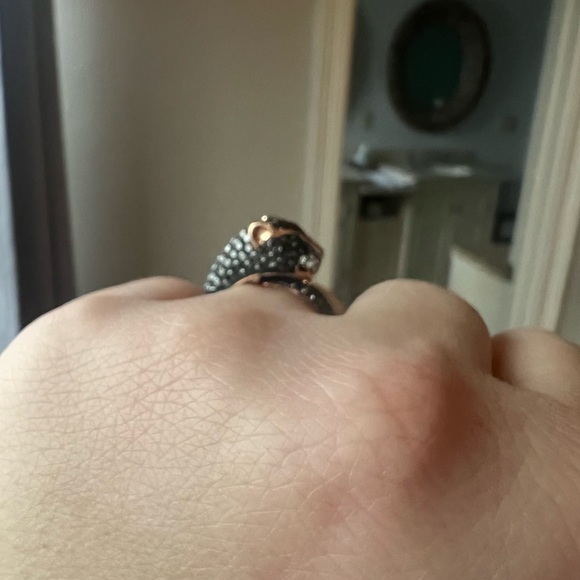 Effy signature 14K Gold Black Diamond & Tsavorite Panther Ring - Picture 4 of 5